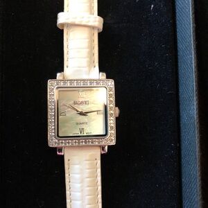 Badavici Women’s Rhinestone Watch